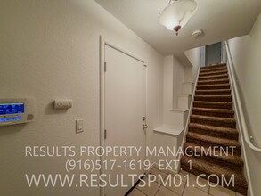 2001 Club Center Dr in Sacramento, CA - Building Photo - Building Photo