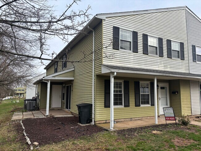 241 Washington Pl in Telford, PA - Foto de edificio - Building Photo