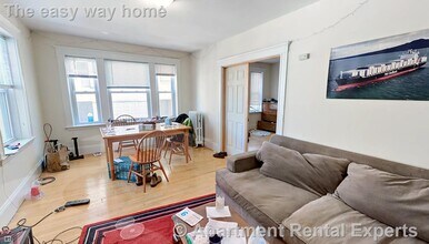 14 Centre St, Unit #E in Cambridge, MA - Building Photo - Building Photo