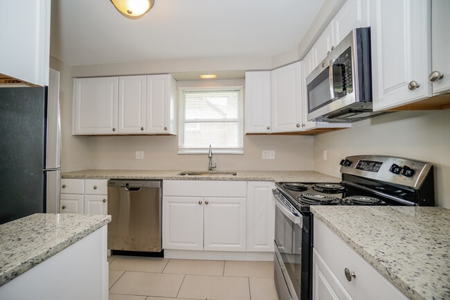 521 California Ave in Monroeville, PA - Building Photo - Building Photo