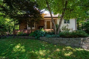 29 Walker Dr in Ringwood, NJ - Building Photo