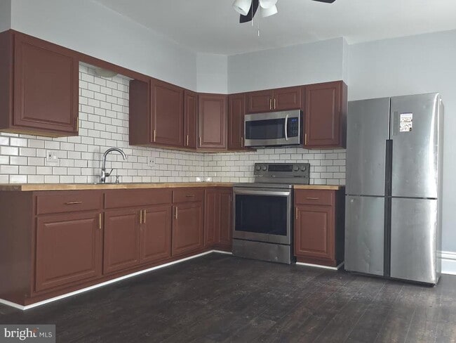 3021 Derry St in Harrisburg, PA - Building Photo - Building Photo
