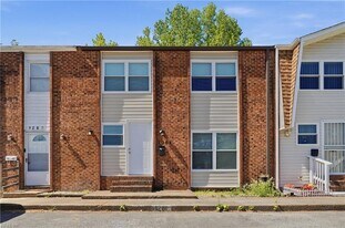 1261 Clydesdale Ln in Virginia Beach, VA - Building Photo