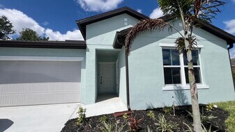 1782 SW Bayshore Blvd in Port St. Lucie, FL - Building Photo
