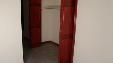 1083 Mile Square Rd, Unit Ground Floor in Yonkers, NY - Foto de edificio - Building Photo