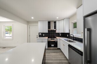 2624 Woodbine Ave in Knoxville, TN - Building Photo - Building Photo