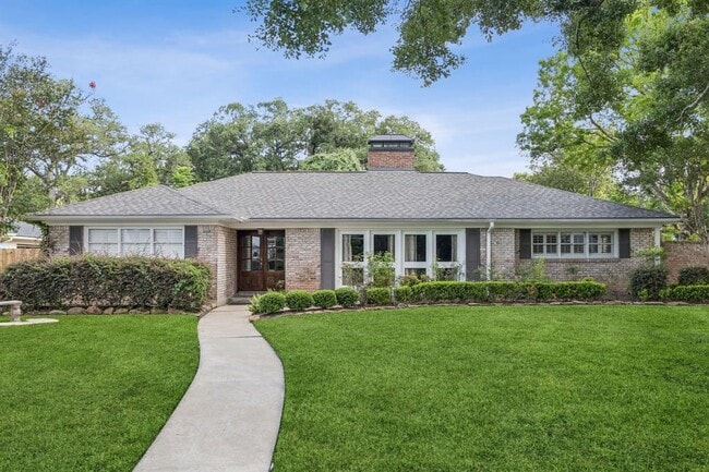 5659 Chevy Chase Dr