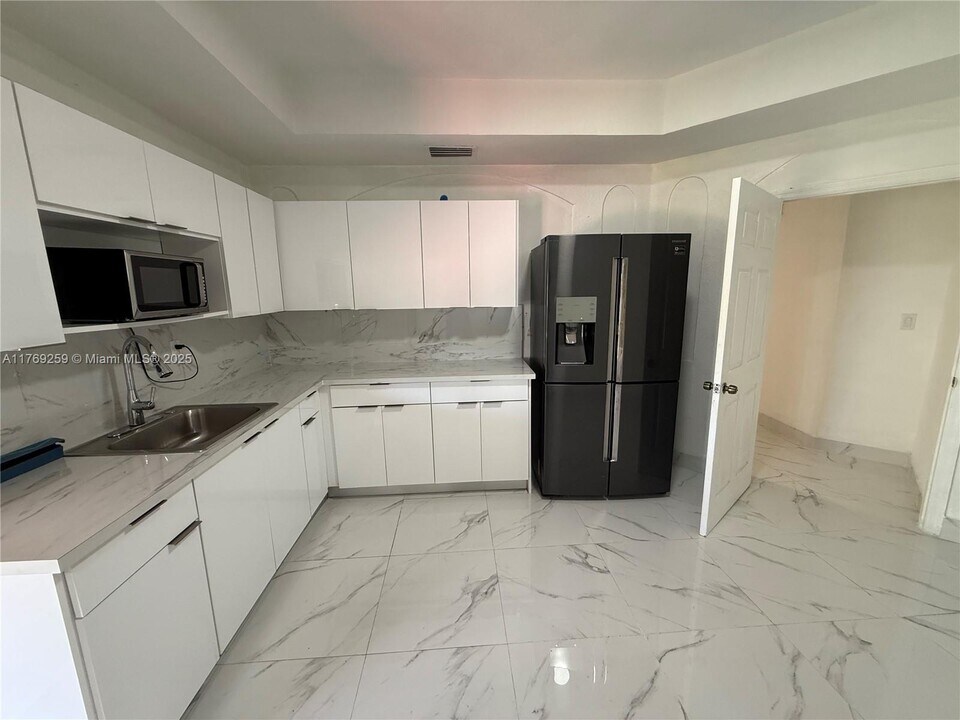 28004 SW 134th Ct in Homestead, FL - Building Photo