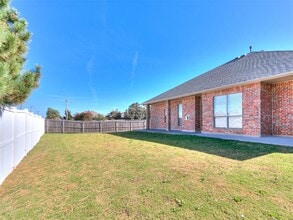 8401 NW 107th St in Oklahoma City, OK - Building Photo - Building Photo