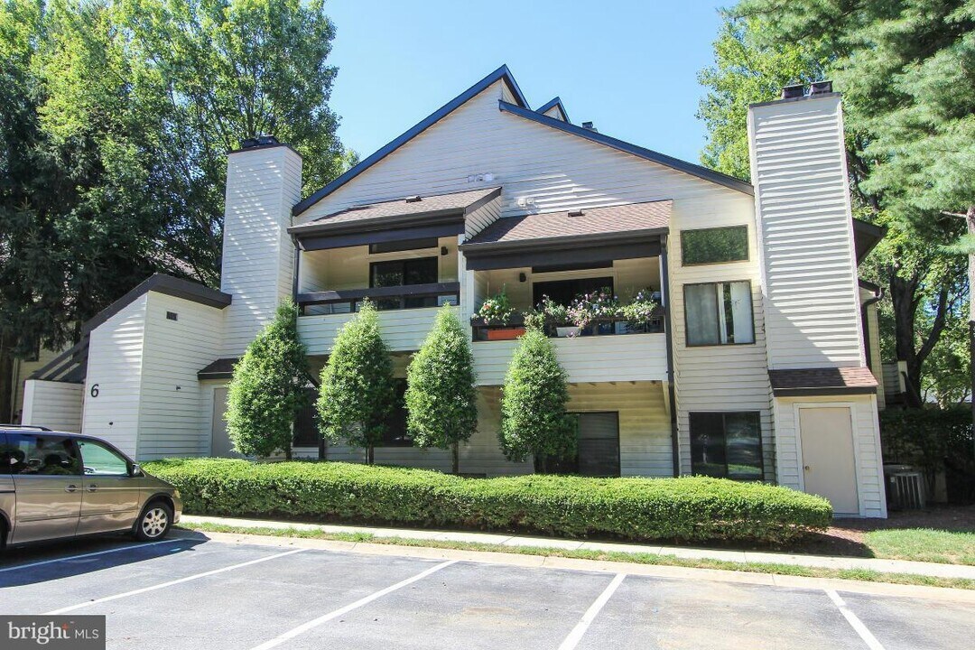 9920 Hellingly Pl, Unit 150 in Gaithersburg, MD - Building Photo