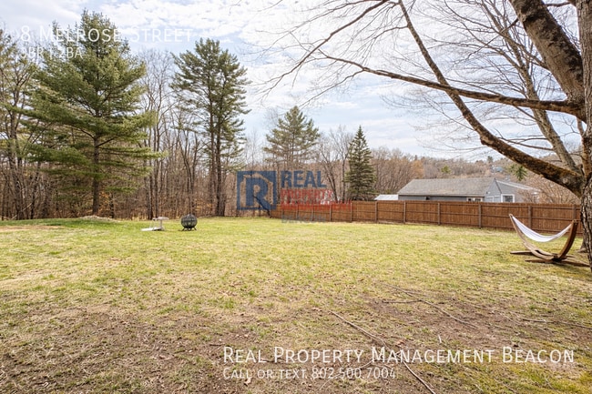 8 Melrose St in Lebanon, NH - Building Photo - Building Photo