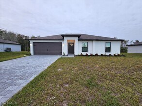 868 Winwood Cir in Ft. Myers, FL - Building Photo - Building Photo