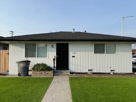 1205 F St in Reedley, CA - Building Photo