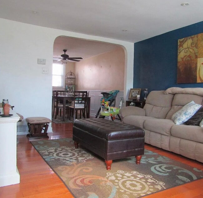 4434 Marple St in Philadelphia, PA - Building Photo - Building Photo