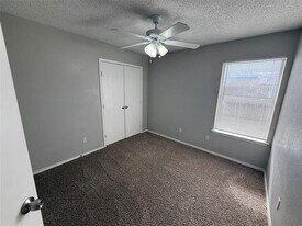 768 Hunter Ct in Azle, TX - Building Photo