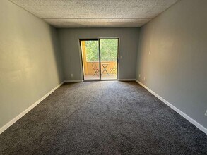 209 Miracle Strip Pkwy in Mary Esther, FL - Building Photo - Building Photo