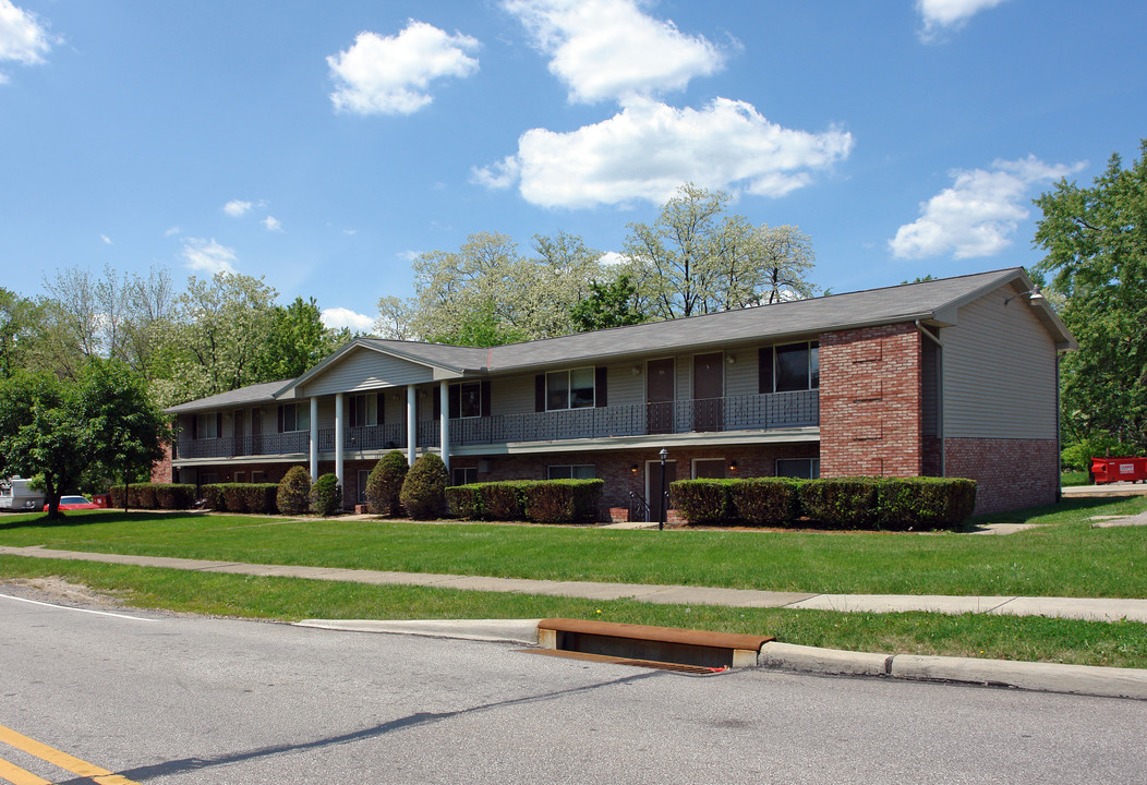 1855 Lillian Rd in Stow, OH - Building Photo