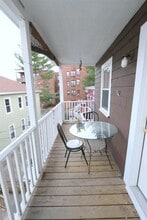114 Pine St, Unit 5 in Cambridge, MA - Foto de edificio - Building Photo