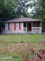 3323 Nolan St in Jacksonville, FL - Building Photo