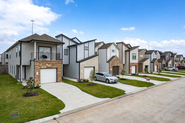 Villas de Estrella in Houston, TX - Foto de edificio - Building Photo