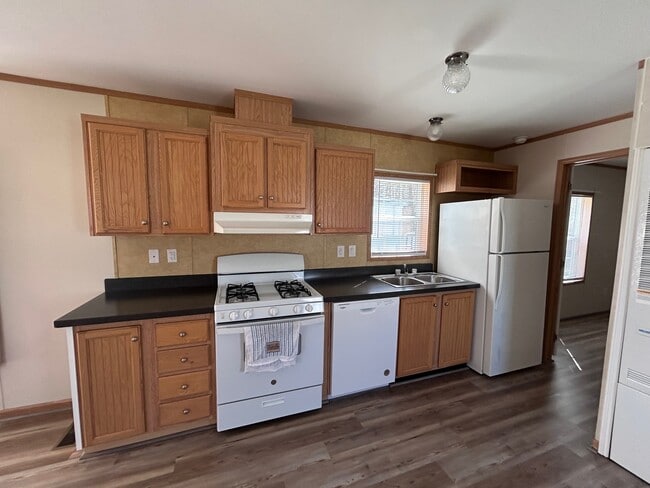 property at 4 Fawn Hl