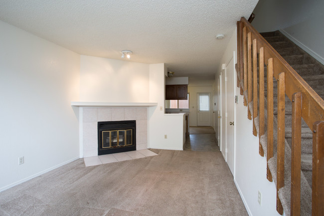 Yuma Court Townhomes in Colorado Springs, CO - Building Photo - Interior Photo