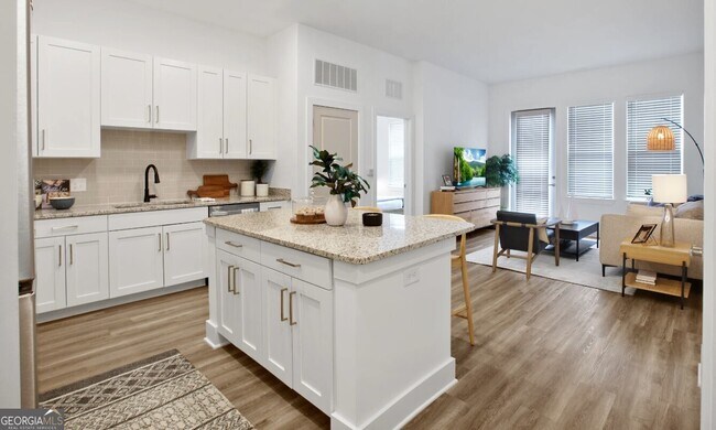 4270 Phil Niekro Pkwy in Norcross, GA - Foto de edificio - Building Photo