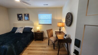 1704 S Forest Dr in Knoxville, TN - Building Photo - Building Photo