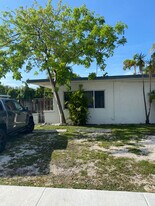 277 NE 111th St, Unit 1 duplex in Miami, FL - Building Photo