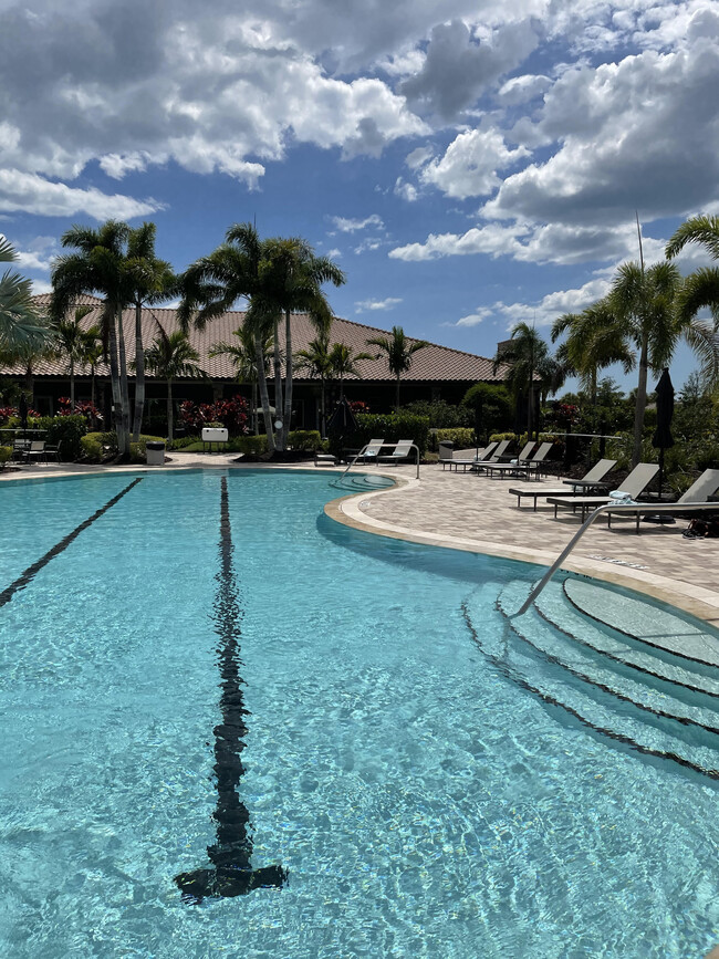 12413 Osorio Ct in Sarasota, FL - Foto de edificio - Building Photo