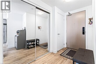 3210 Dakota Cmn in Burlington, ON - Building Photo - Building Photo