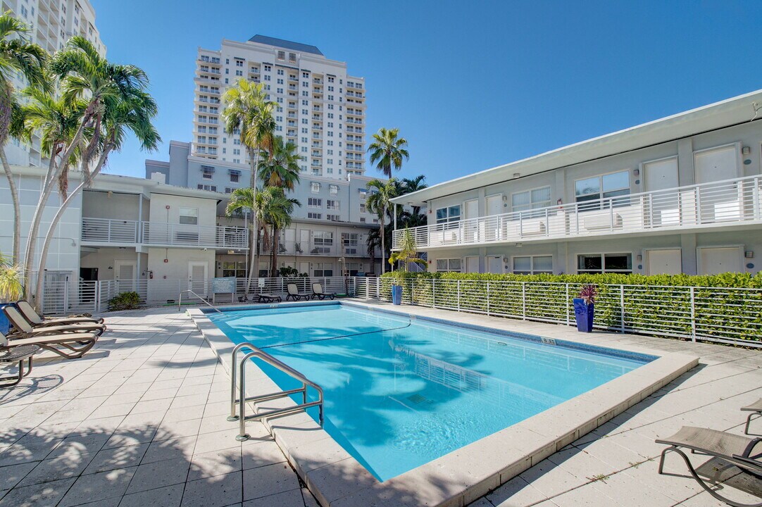 Boutique Apts // Bayside Apts LLC in Miami, FL - Building Photo