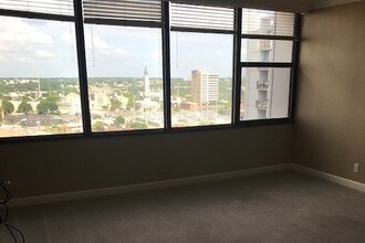450 W 7th St, Unit 1803 in Tulsa, OK - Foto de edificio - Building Photo