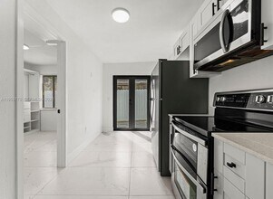 921 NW 22nd Ct in Miami, FL - Building Photo - Building Photo