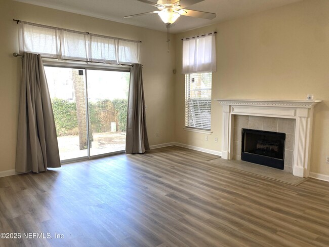 120 Seminole Rd in Atlantic Beach, FL - Building Photo - Building Photo