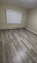 44 Kulick St, Unit 1st. Floor Apartment in Clifton, NJ - Foto de edificio - Building Photo