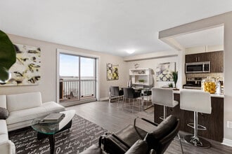 Island View Towers in Windsor, ON - Building Photo - Building Photo