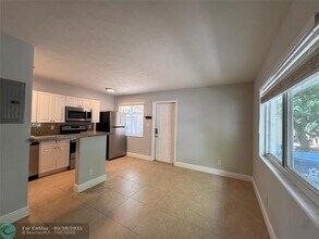 925 NE 17th Ave in Fort Lauderdale, FL - Building Photo - Building Photo