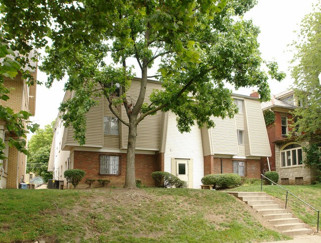 94 E 18th Ave in Columbus, OH - Foto de edificio - Building Photo