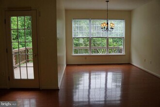 20515 Blue Heron Terrace in Sterling, VA - Building Photo - Building Photo