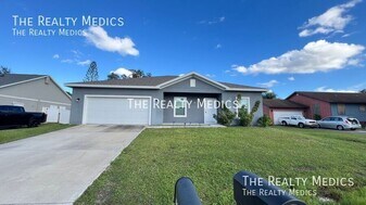 1067 Sheridan Ave NW in Palm Bay, FL - Building Photo