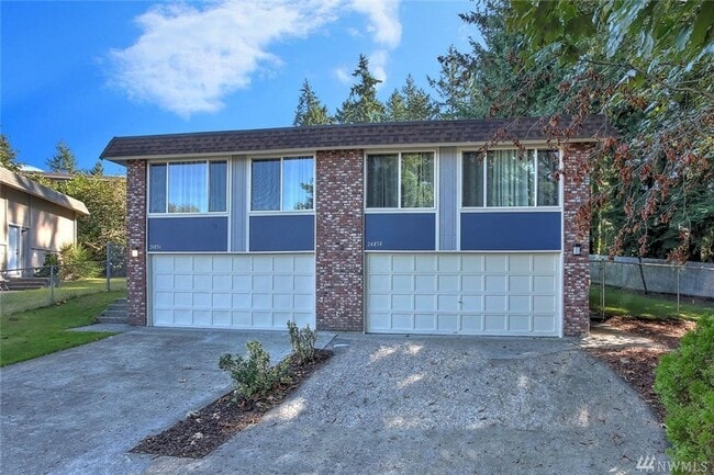 property at 24858 96th Ave S