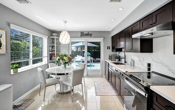 1001 NE 17th Ct in Fort Lauderdale, FL - Foto de edificio - Building Photo