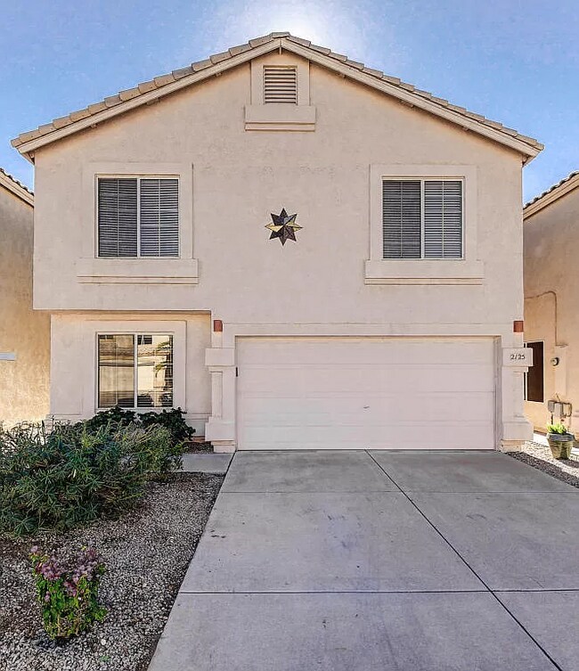 2125 E Saltsage Dr in Phoenix, AZ - Building Photo - Building Photo