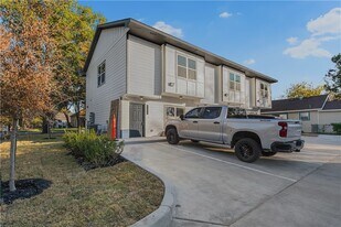 601 W 24th St, Unit 1 in Bryan, TX - Building Photo