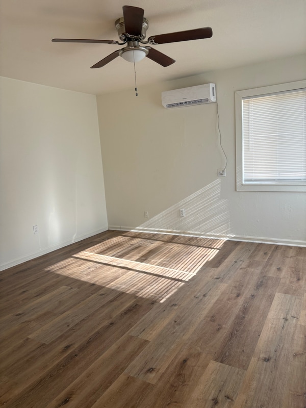 1130 N Green St in Hanford, CA - Building Photo - Building Photo