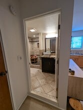 301 Windward Ave, Unit B in Los Angeles, CA - Building Photo - Building Photo