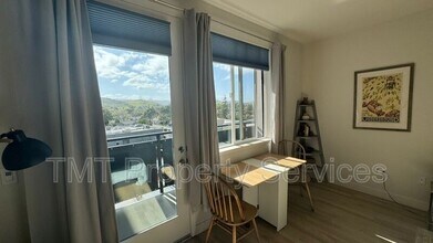 2475 Victoria Ave in San Luis Obispo, CA - Building Photo - Building Photo