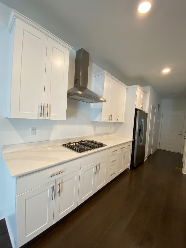 3105 Aviator Ave in Marlboro, NJ - Foto de edificio - Building Photo