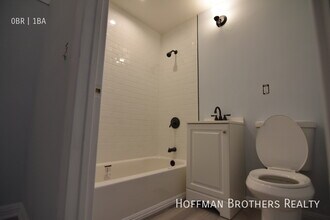 2360 W Washington Blvd, Unit 4 in Los Angeles, CA - Building Photo - Building Photo